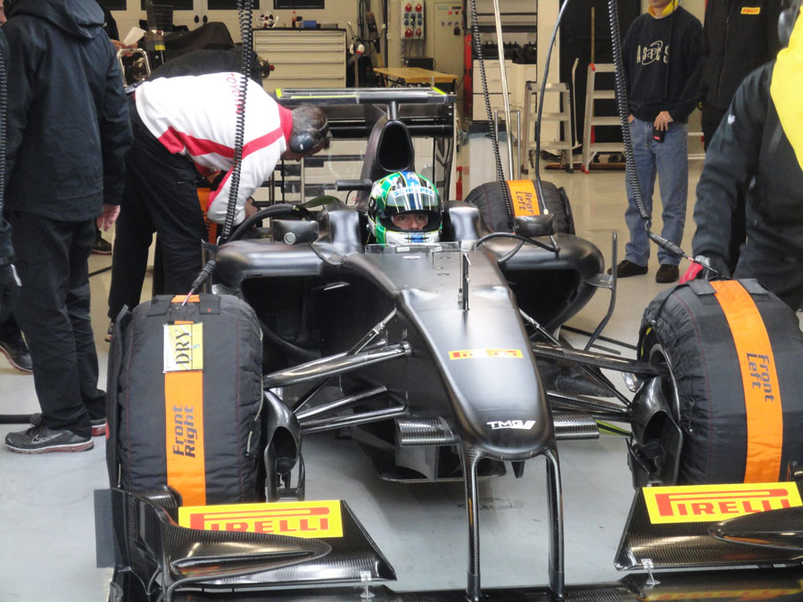 Lucs di Grassi tests for Pirelli in the Toyota TF105