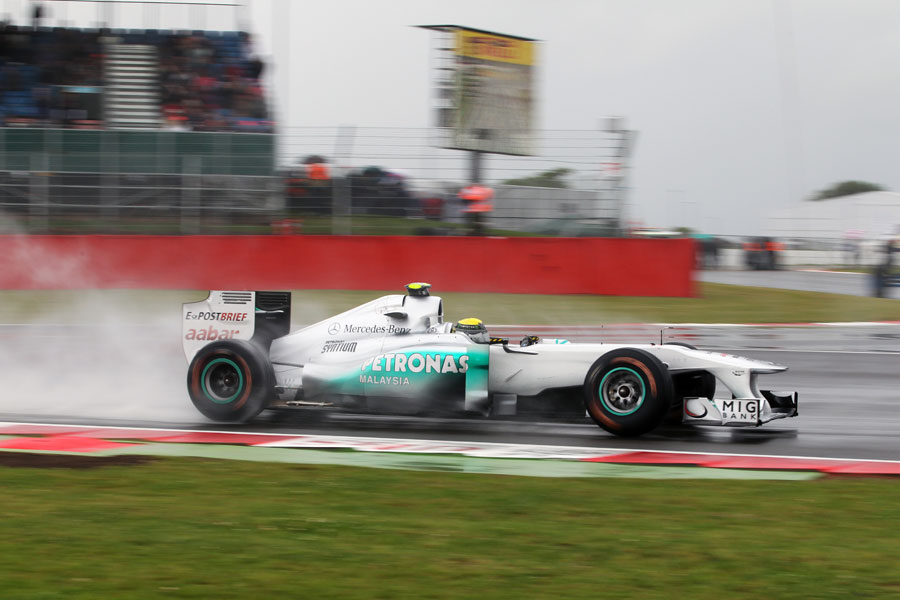 Nico Rosberg kicks up plenty of spray