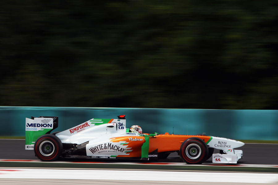 Adrian Sutil on a flying lap in the final part of qualifying