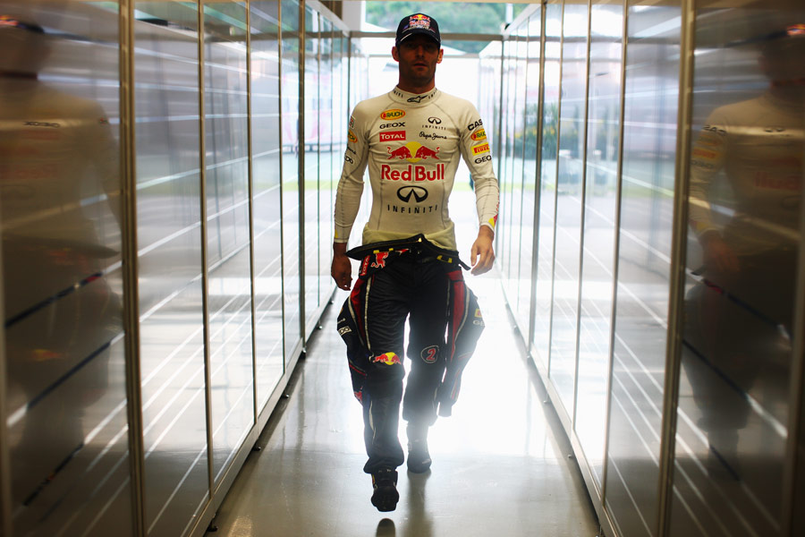 Mark Webber returns after FP1