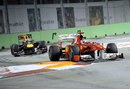 Mark Webber puts pressure on Fernando Alonso