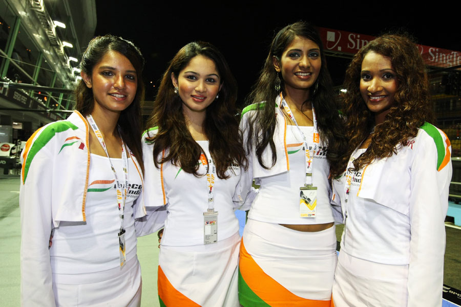 Force India promo girls in the pit lane