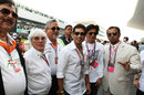Bernie Ecclestone on the grid with Vijay Mallya, Sachin Tendulkar, Shahrukh Khan and Gulshan Grover