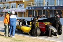 Renault mechanics cover the car after it stopped on circuit ending the session