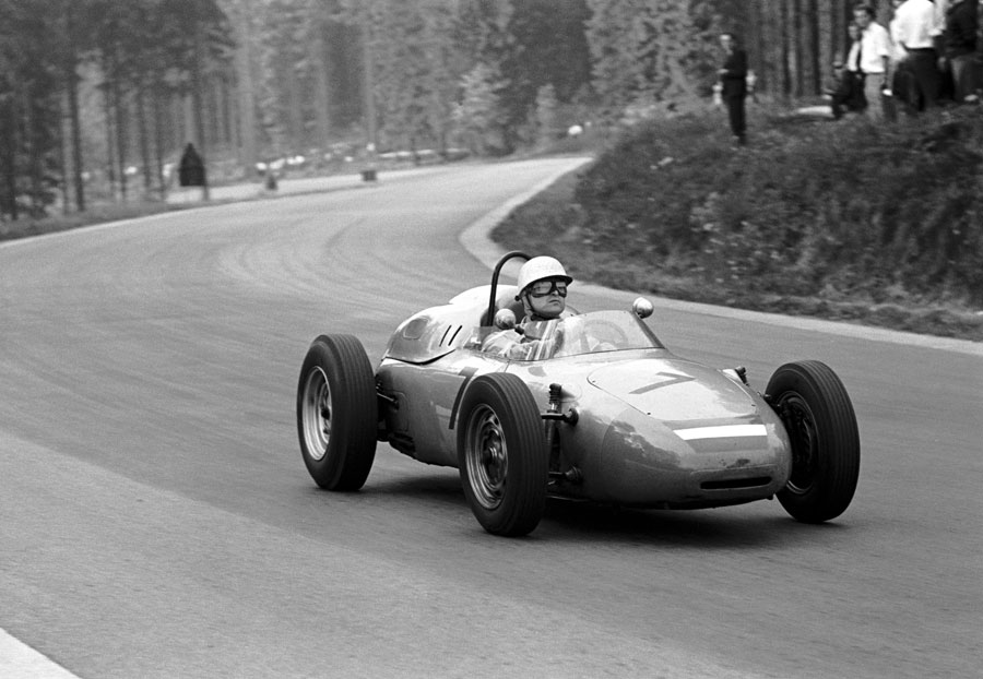 Carel Godin de Beaufort on his way to seventh place in a privately entered Porsche 718