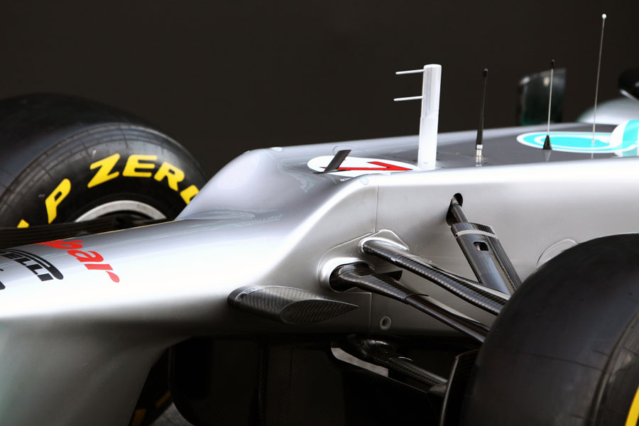 The sculpting on the W03's stepped nose