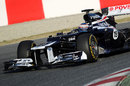 Valtteri Bottas aims for the apex in the Williams FW34