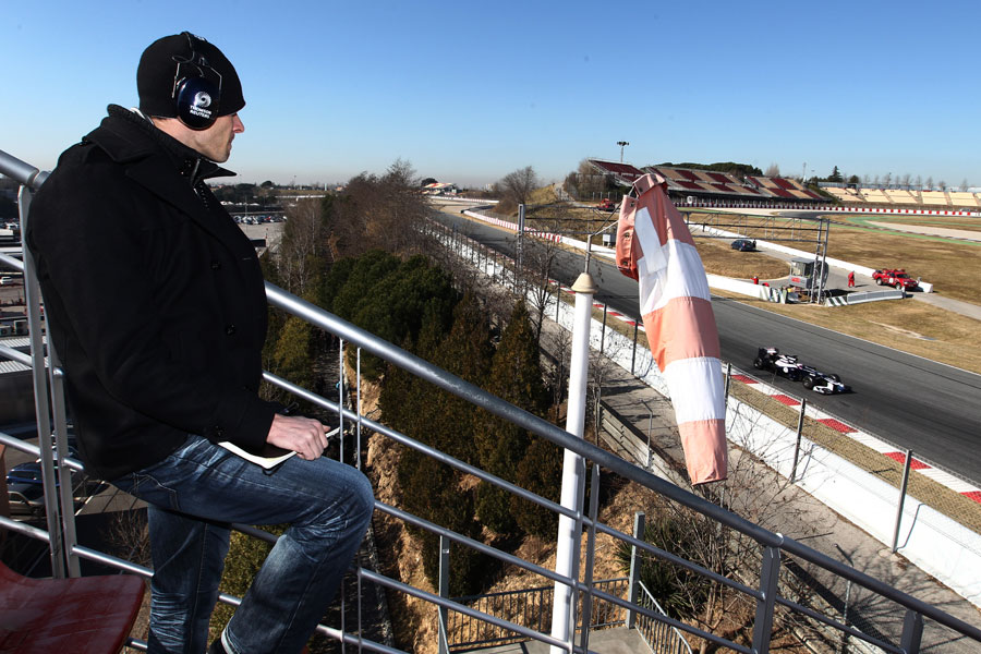 Williams driver mentor Alex Wurz watches Valtteri Bottas out on track