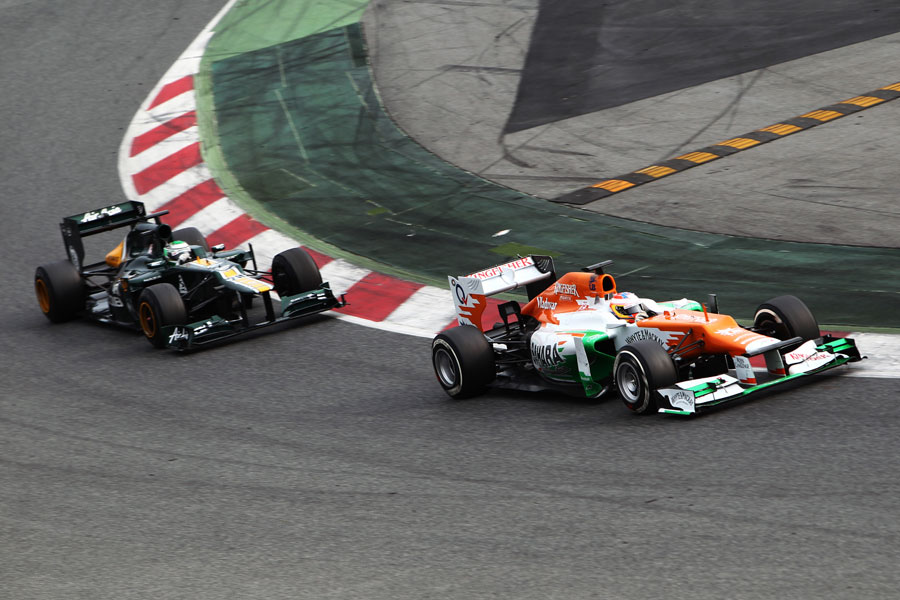 Heikki Kovalainen follows Paul di Resta on track