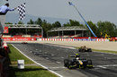 Giedo van der Garde takes the chequered flag ahead of James Calado and Stefano Coletti