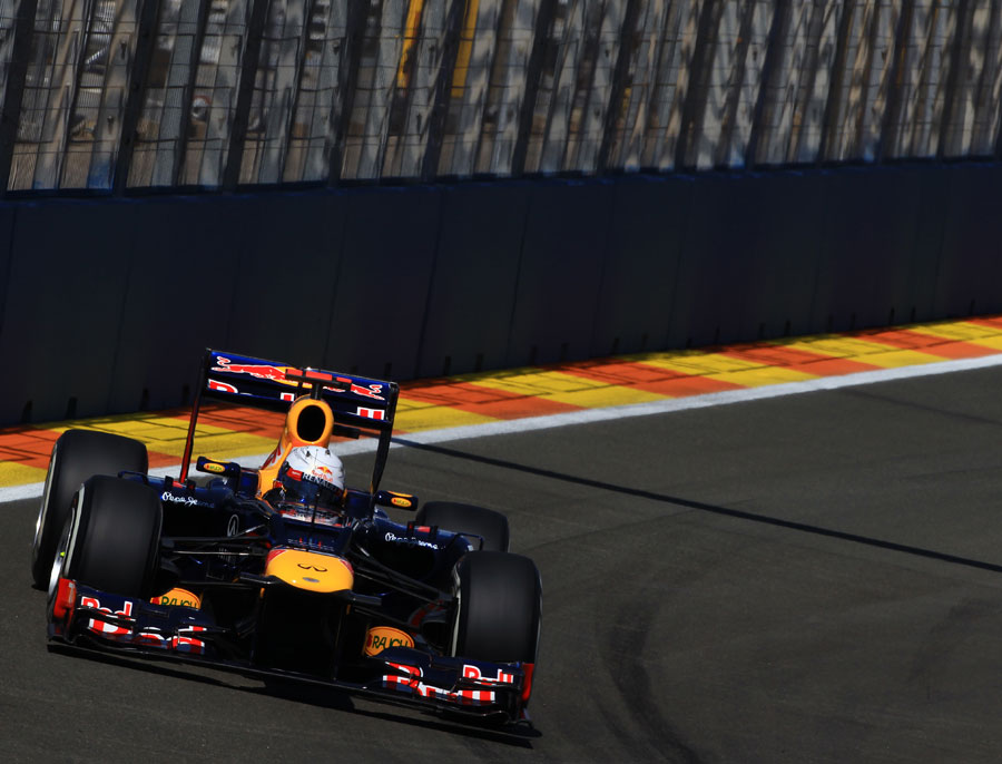 Sebastian Vettel attacks the circuit in FP3