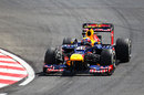 Mark Webber aims for an apex on medium tyres