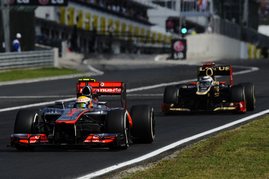 Kimi Raikkonen closes on Lewis Hamilton towards the end of the race