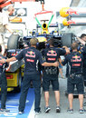 Red Bull mechanics try to block photographers from taking pictures 