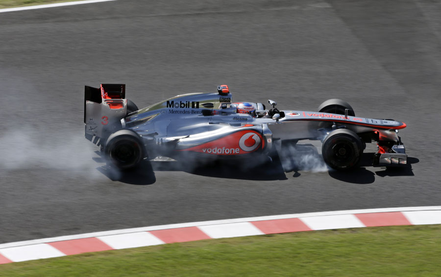 Jenson Button locks up at Degner Two