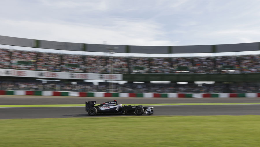 Pastor Maldonado at speed in the first sector