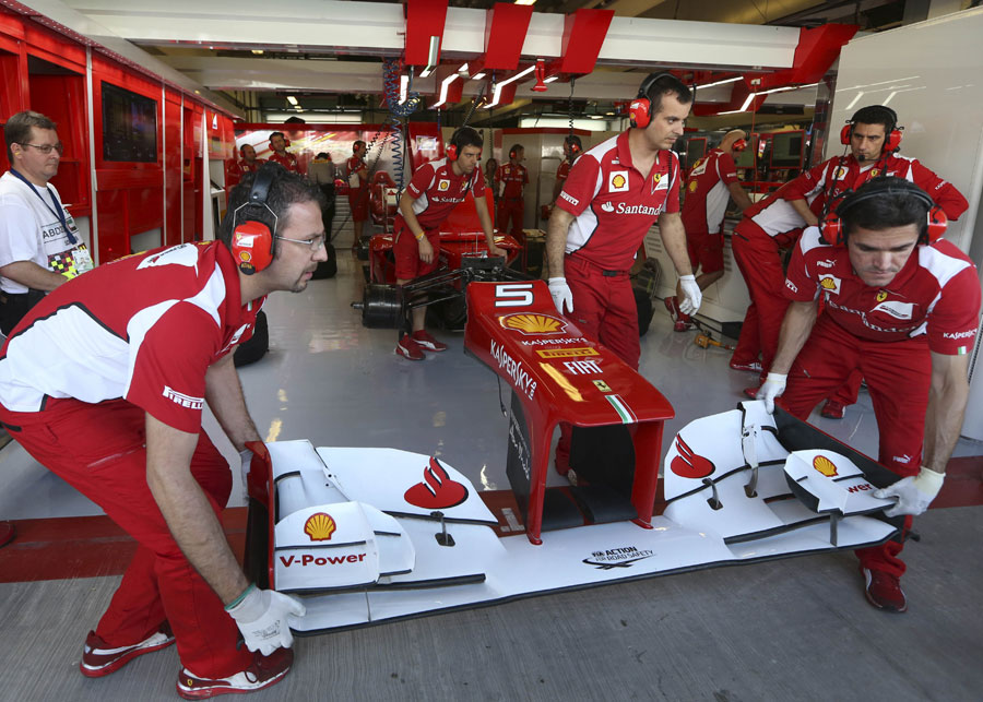 Ferrari changes Fernando Alonso's front wing