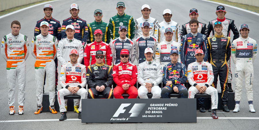A group photograph of all drivers before the final race