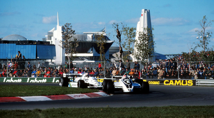 Nelson Piquet leads Alan Jones early in the race