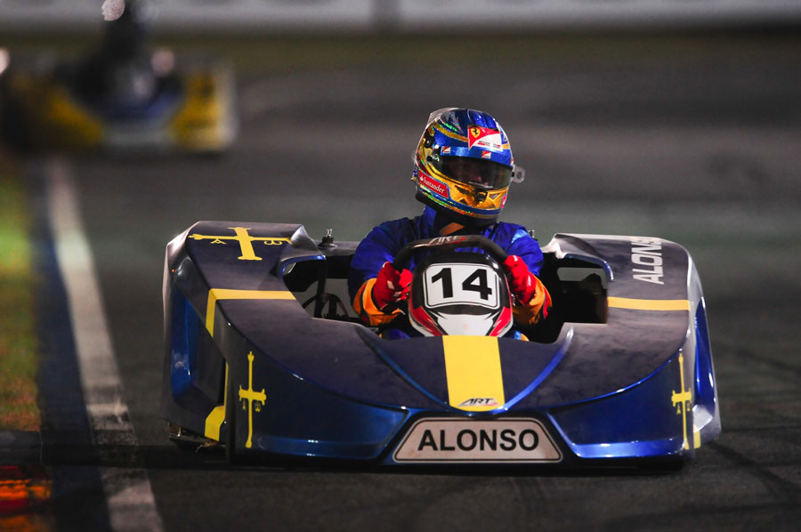 Fernando Alonso makes his debut at Felipe Massa's karting challenge
