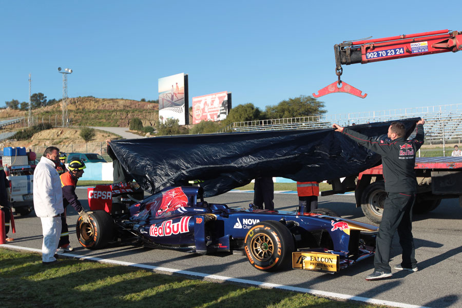 Daniel Ricciardo's first outing of the day ends on the back of a tow truck