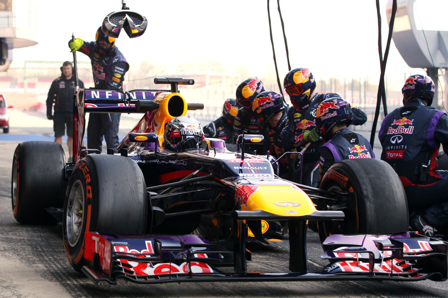 Red Bull completes some pit stop practice