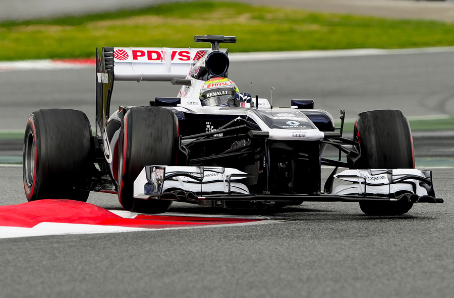 Pastor Maldonado attacks the final chicane on supersoft tyres