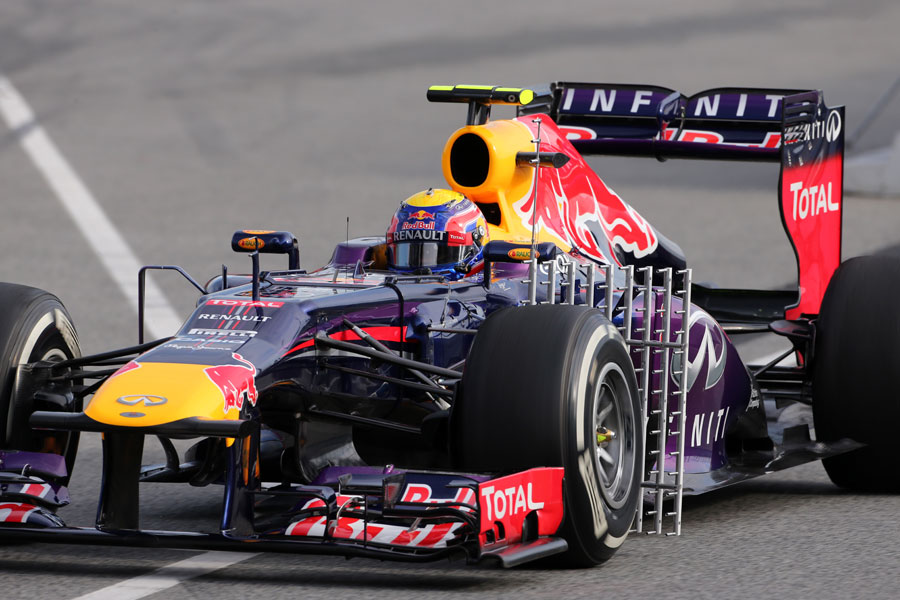 Mark Webber runs an aero sensor on the Red Bull