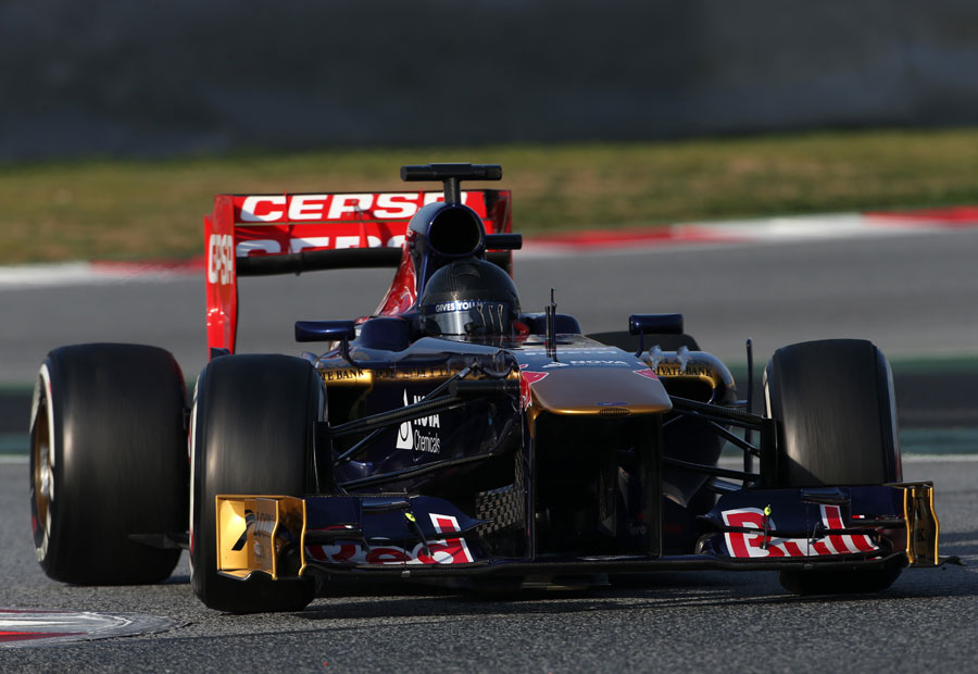Daniel Ricciardo on track in the Toro Rosso
