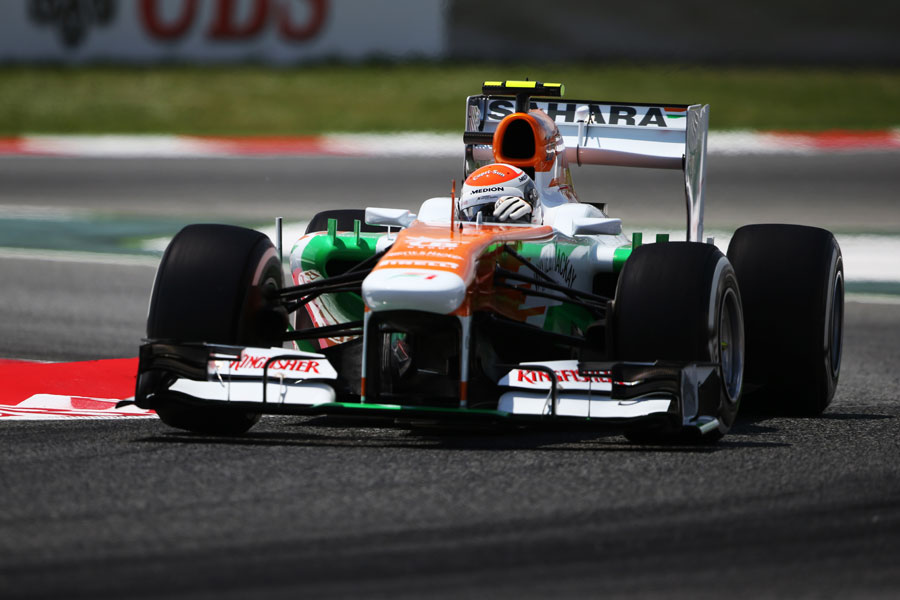 Adrian Sutil attacks the final chicane