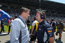 Paul Hembery and Christian Horner chat on the grid