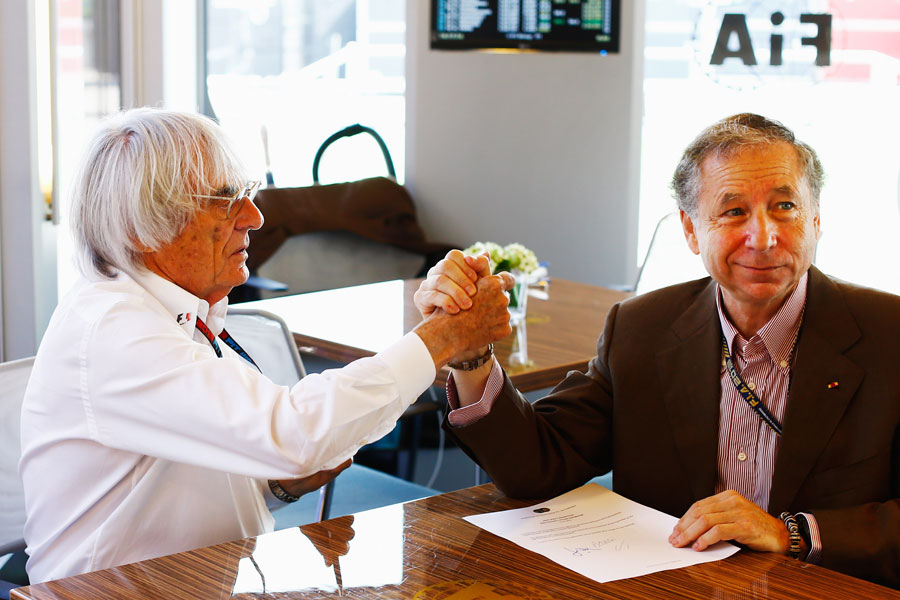 Bernie Ecclestone and Jean Todt sign a statement confirming the outlining of a new Concorde Agreement