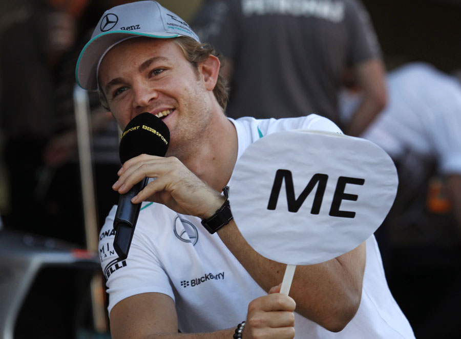 Nico Rosberg conducts a television interview