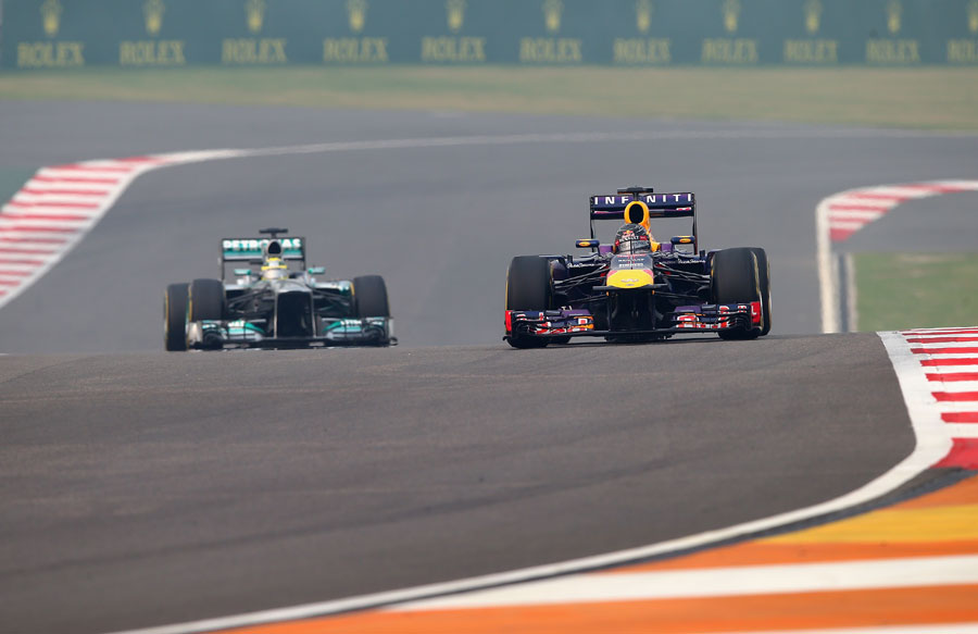 Nico Rosberg chases Sebastian Vettel