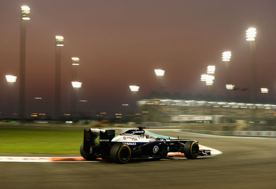Pastor Maldonado on soft tyres as the sun sets