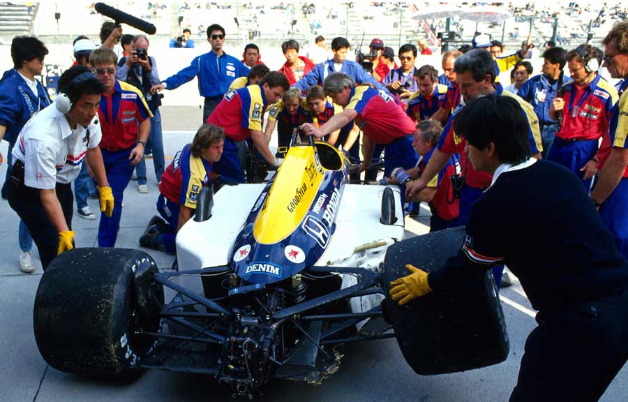 A massive crash in practice ruled Mansell out of the Japanese Grand Prix