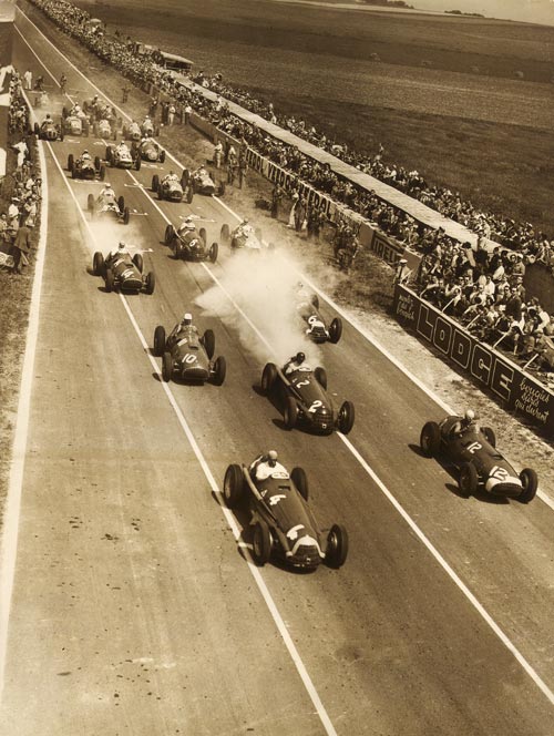 Competitors at the start of the French Grand Prix at Rheims