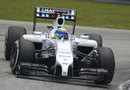 Felipe Massa turns in to the apex 