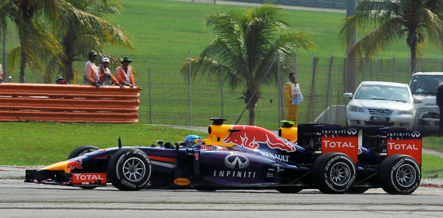 Sebastian Vettel alongside team-mate Daniel Ricciardo