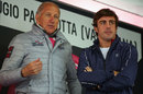 Fernando Alonso chats with former professional cyclist Vittorio Adorni at the Giro d'Italia