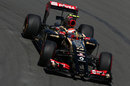 Pastor Maldonado guides the E22 through a corner in qualifying