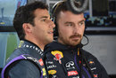 Daniel Ricciardo watches on in the garage 
