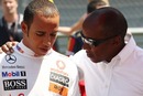 Lewis Hamilton with father Anthony before the 2009 Turkish Grand Prix