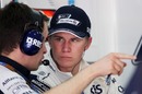 Nico Hulkenberg talks to his race engineer