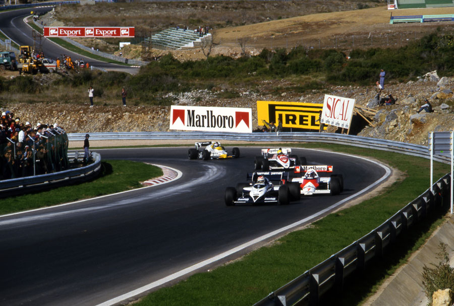 Nelson Piquet leads Niki Lauda at the start of the race