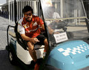 Fernando Alonso hijacks Bernie Ecclestone's golf buggy 