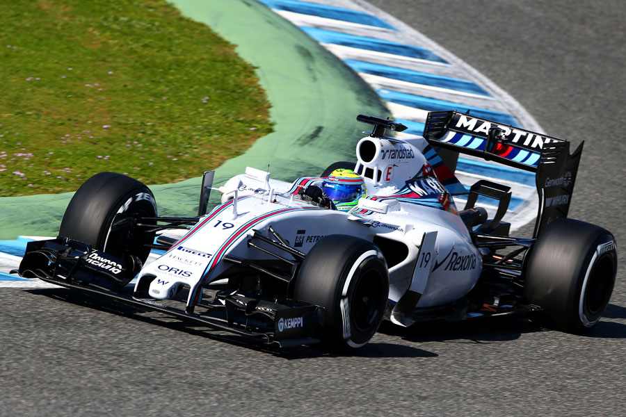 Felipe Massa hits the apex in the Williams