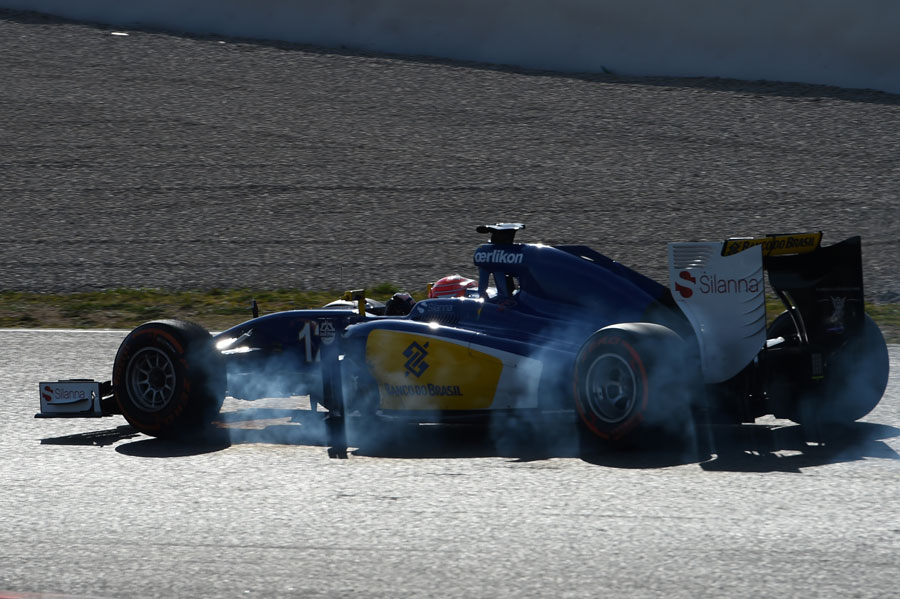 Felipe Nasr locks up heavily in the Sauber