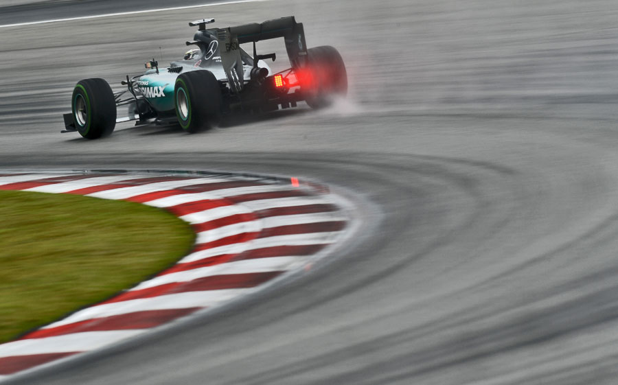 Lewis Hamilton on the intermediate tyre in Q3