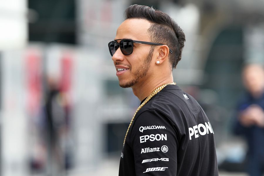 New haircut for Lewis Hamilton